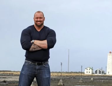 Όταν τα βάρη κτύπησαν «κόκκινο»: Άρσεις θανάτου με 473 κιλά από τον Ισλανδό γίγαντα